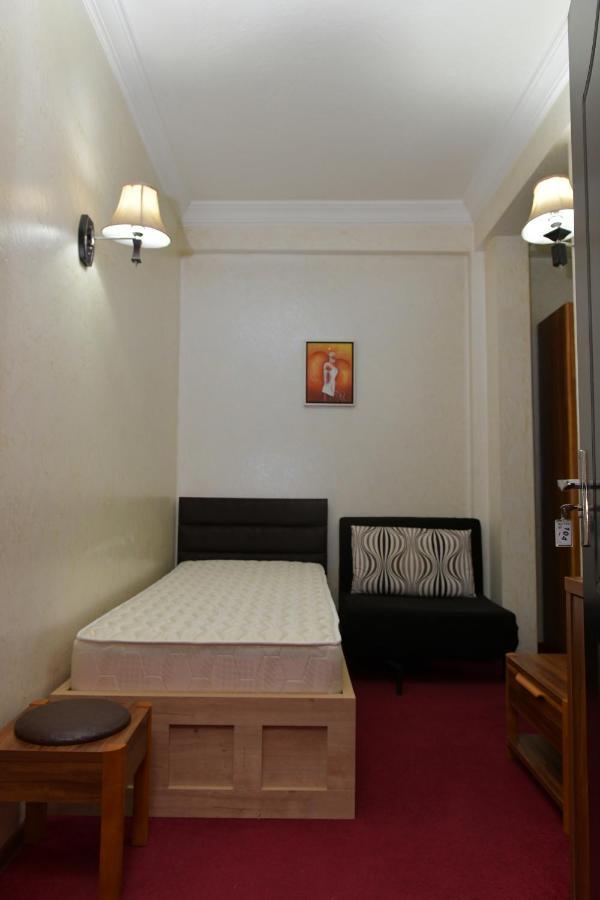 Antika Hotel Batumi Exteriör bild