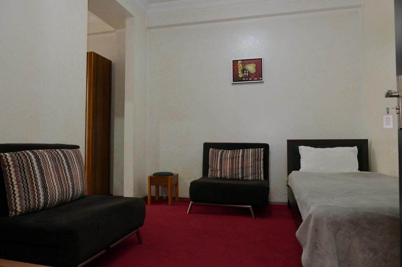 Antika Hotel Batumi Exteriör bild